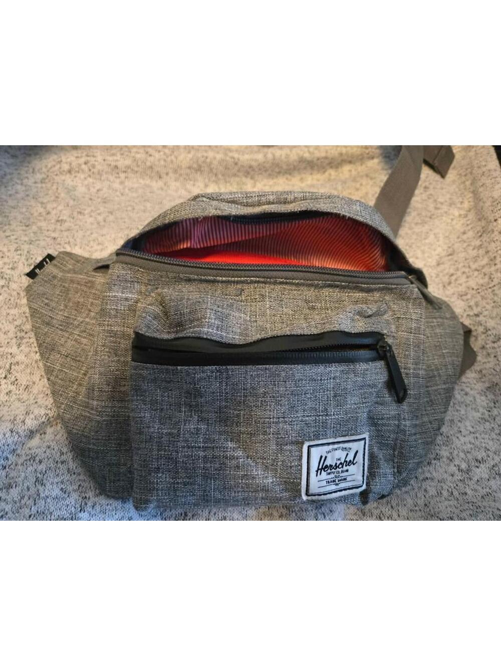 Herschel Supply Co Raven Crosshatch Crossbody Sling Bag Fanny Pack Authentic